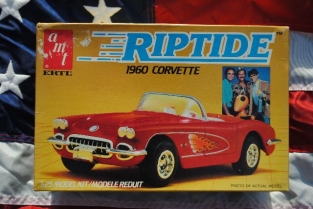 AMT 6621 1960 Corvette RIPTIDE
